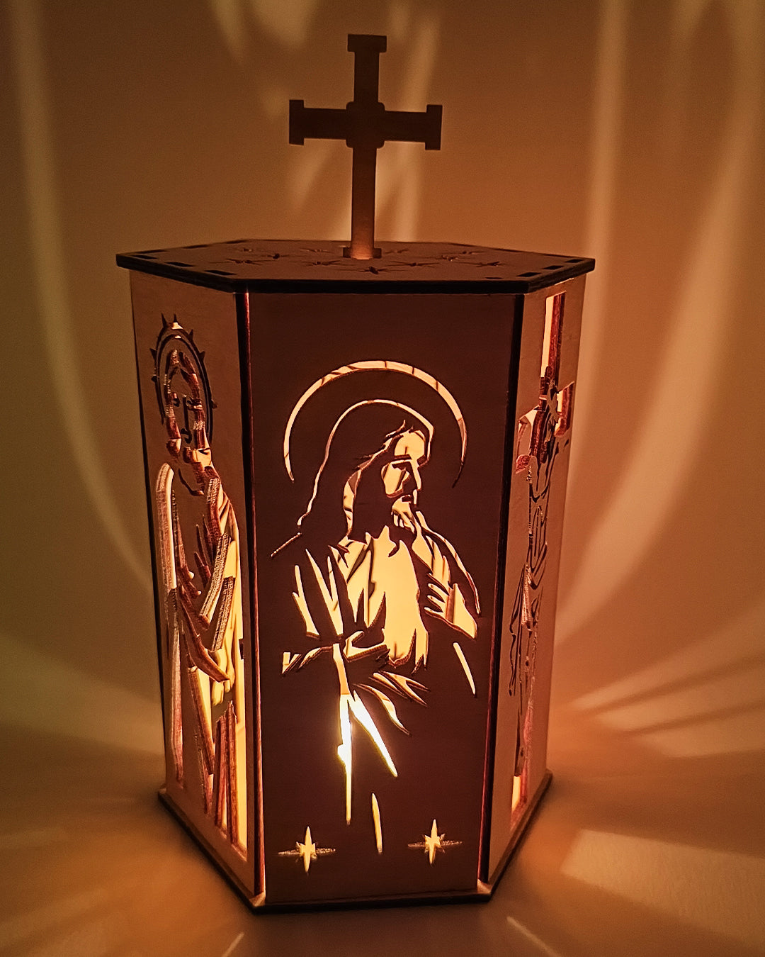 Ξύλινο Φανάρι «Ιησούς Χριστός» 25 cm